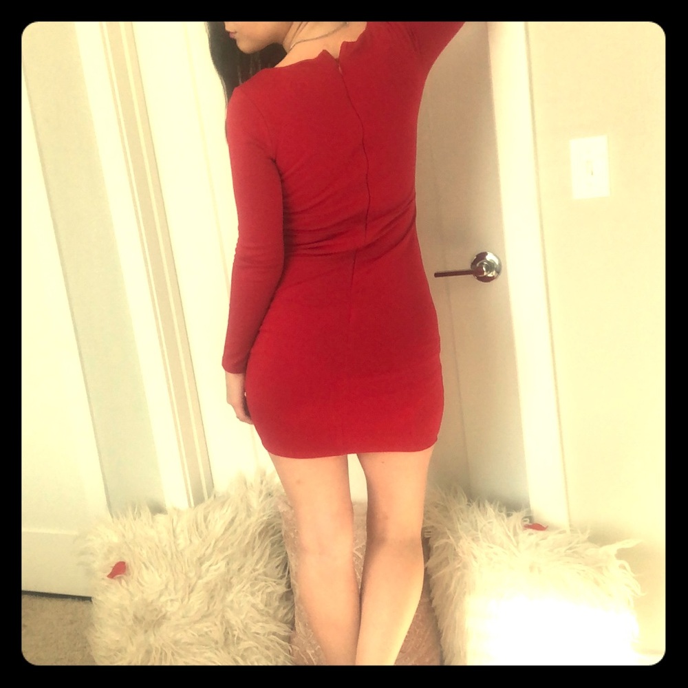 Long sleeve dress fits perfectly ❤️